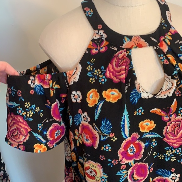 Women’s floral mini dress size medium - Picture 2 of 5